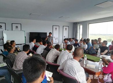 鑲黃旗農牧民參觀(guān)學(xué)習